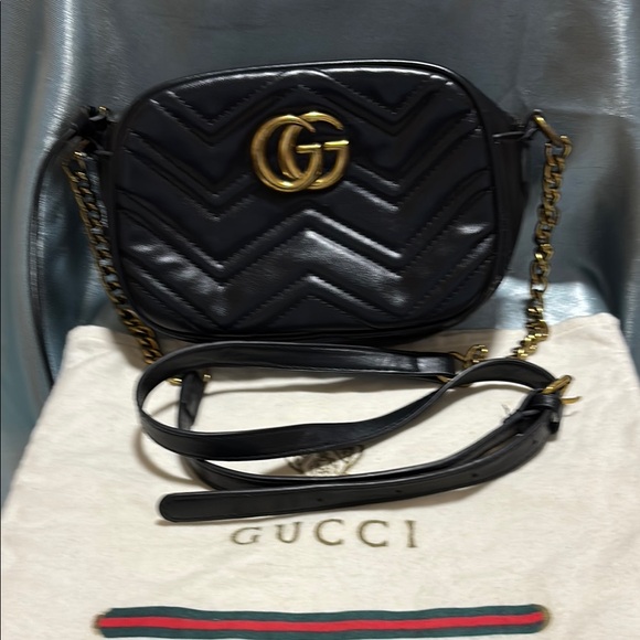 Gucci Black and Gold Crossbody Bag with Chevron Quilting - Picture 1 of 13